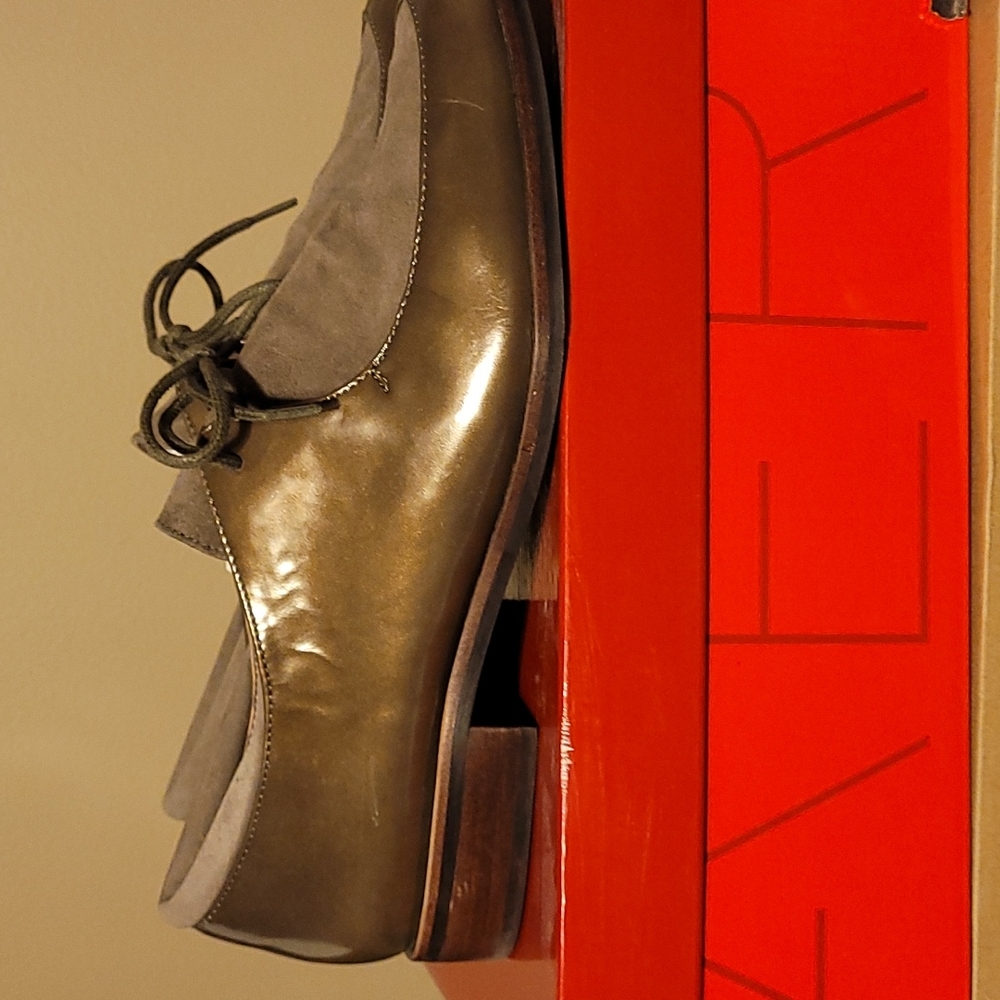 Shoes - Picture 2 of 7